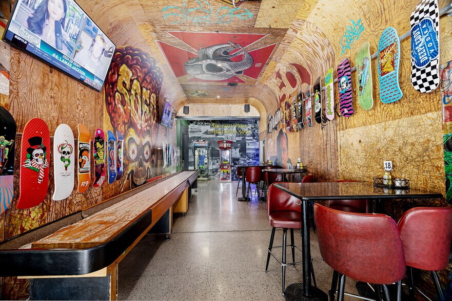 More Photos Of 5050 Broadway, Alamo Heights Restaurant For Sale