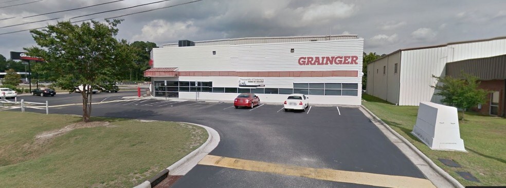 More Photos Of 2915 Gillespie St, Fayetteville Flex For Sale