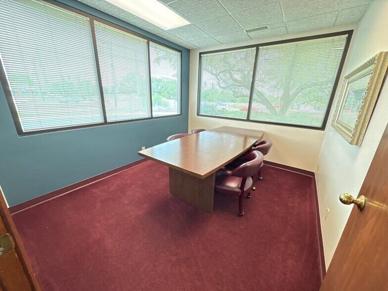 More Photos Of 1425 Sagamore Parkway N, Lafayette Office For Lease