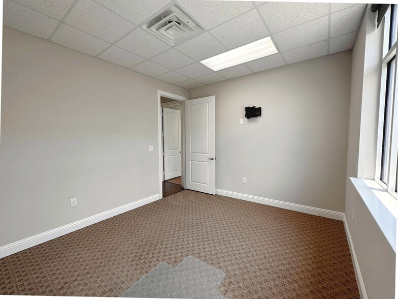 More Photos Of 1402 S Custer Rd, McKinney Medical For Lease