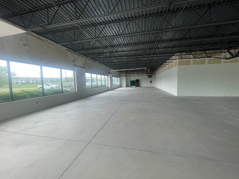 More Photos Of 2130 Point Blvd, Elgin Medical For Lease