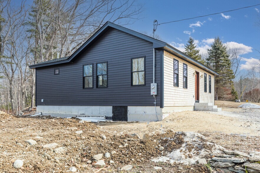 More Photos Of 22 Pioneer Rd, Rye Office Residential For Sale