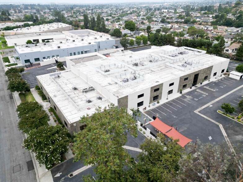 More Photos Of 2001 Saturn St, Monterey Park Light Distribution For Sale