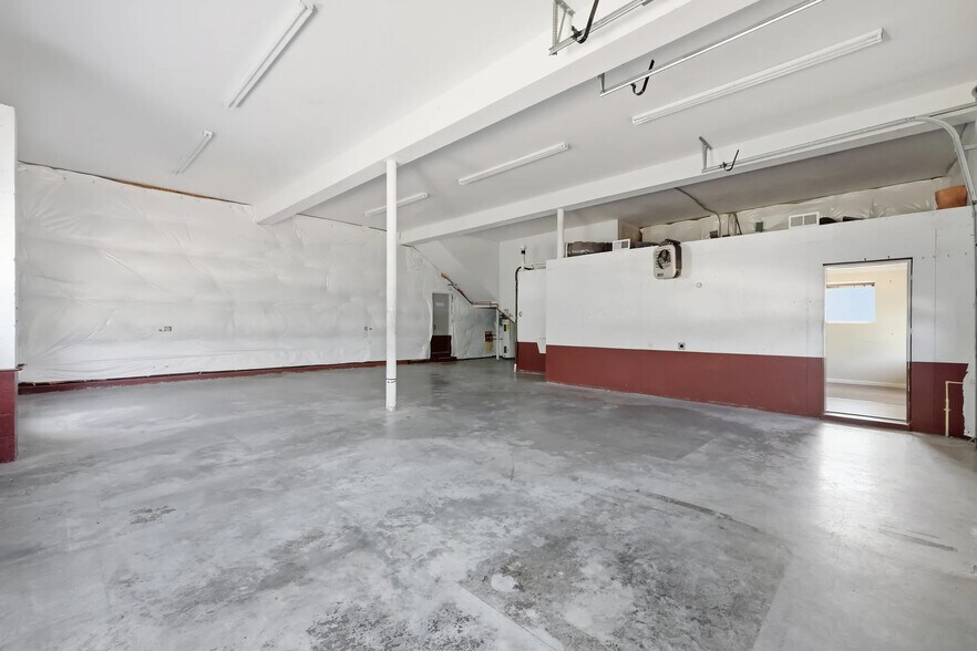 More Photos Of 4 N Berlin Pike, Lovettsville Light Distribution For Lease