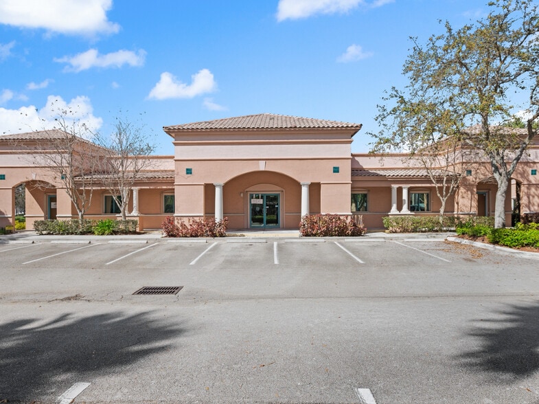 More Photos Of 2233 N Commerce Pky, Weston Office For Lease