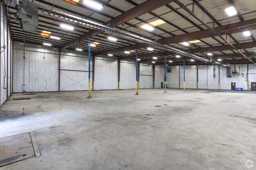 More Photos Of 1061 Industrial Blvd, Lafayette Manufacturing For Lease