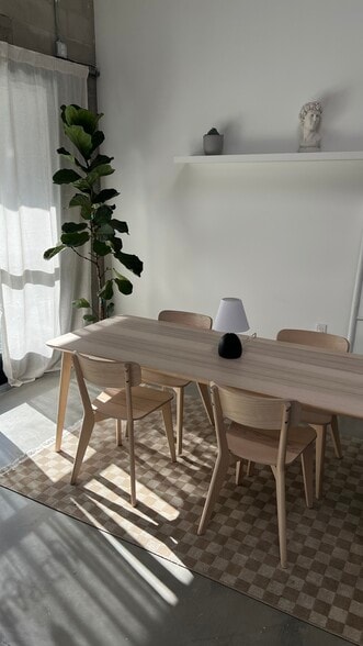 More Photos Of 683 Imperial St, Los Angeles Storefront Retail Office For Lease