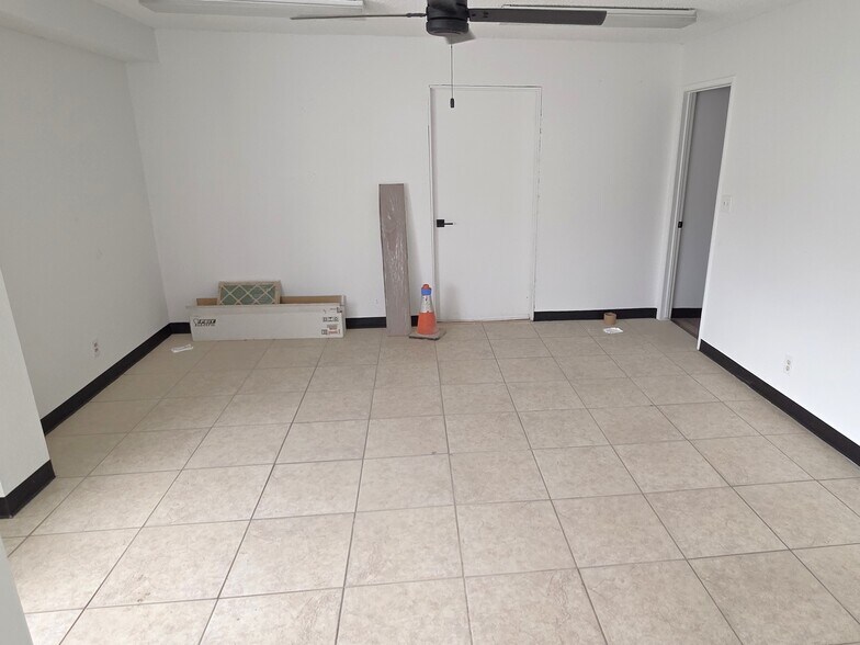 More Photos Of 3829 Rising Sun Rd, Bullhead City Distribution For Lease