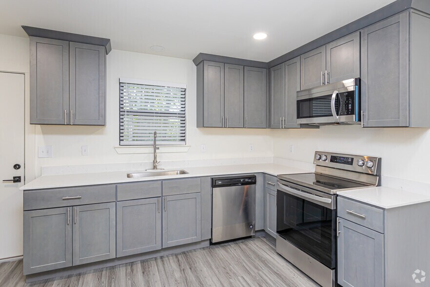 More Photos Of 41063 Cannon Rd, Gonzales Apartments For Sale