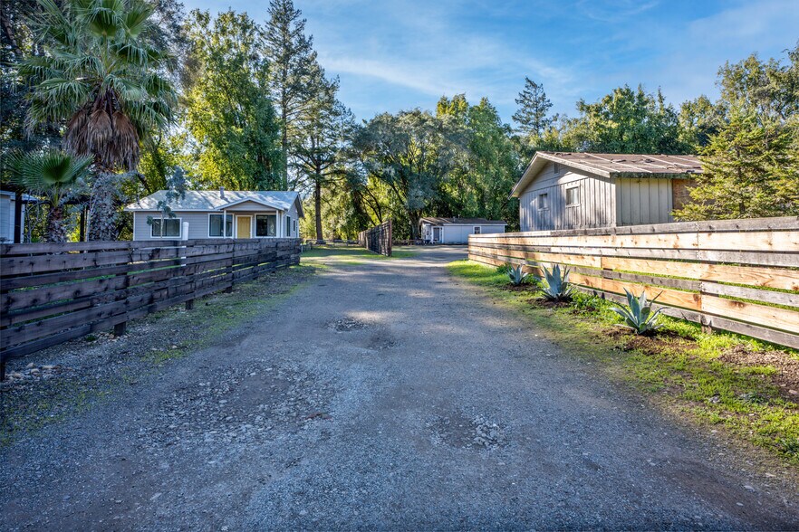 More Photos Of 8660-8684 Highway 128 Hwy, Philo Flex For Sale