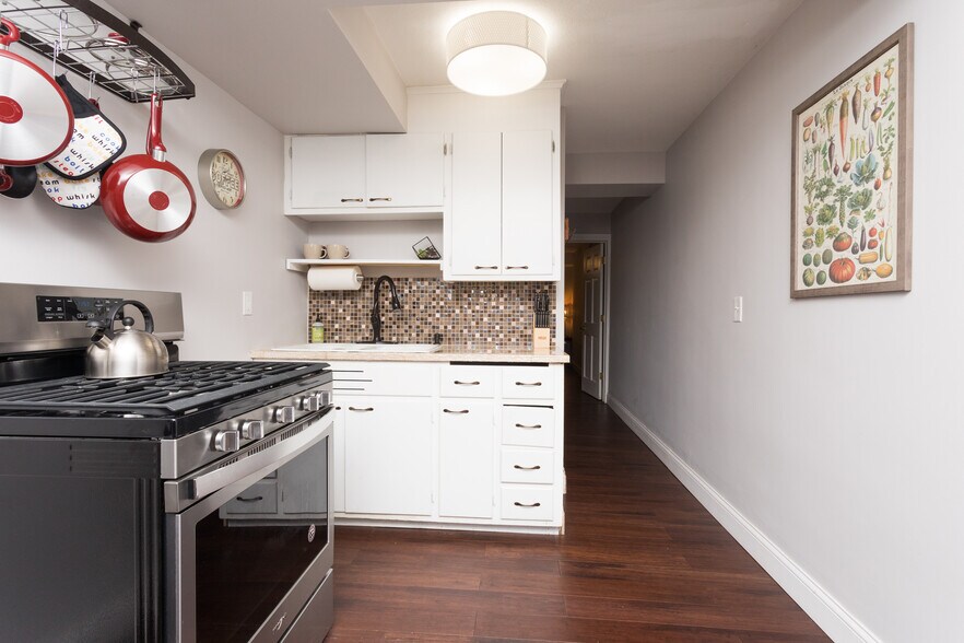 More Photos Of 2409 S Lyndale Ave, Minneapolis Multifamily For Sale