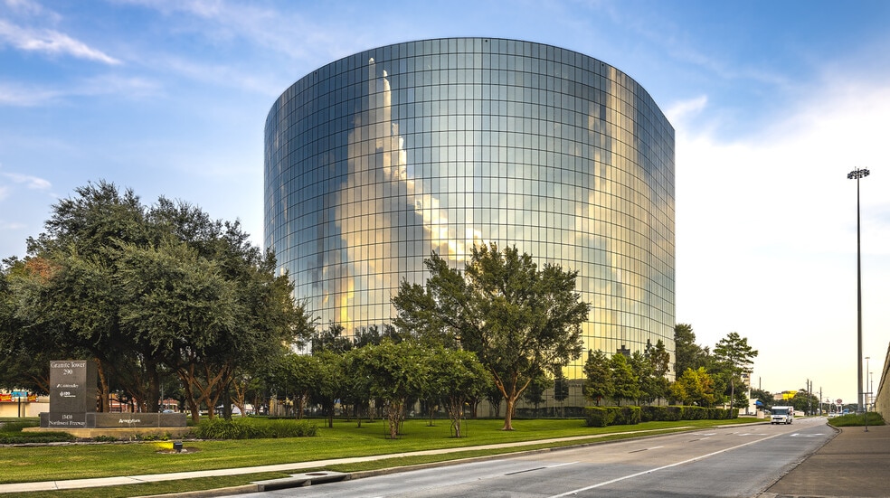 More Photos Of 13430 Northwest Fwy, Houston Office For Lease