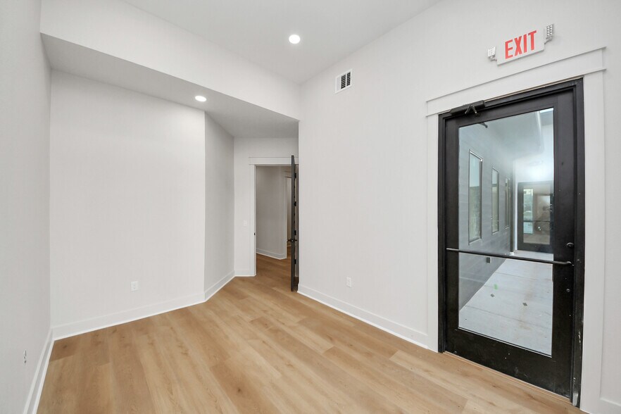 More Photos Of 220 Bella Katy Dr, Katy Office Residential For Lease