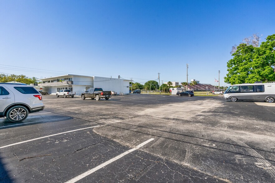 More Photos Of 1615 14th Ave, Vero Beach Medical For Sale