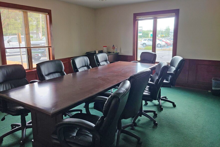 More Photos Of 1985 E Laketon Ave, Muskegon Manufacturing For Lease