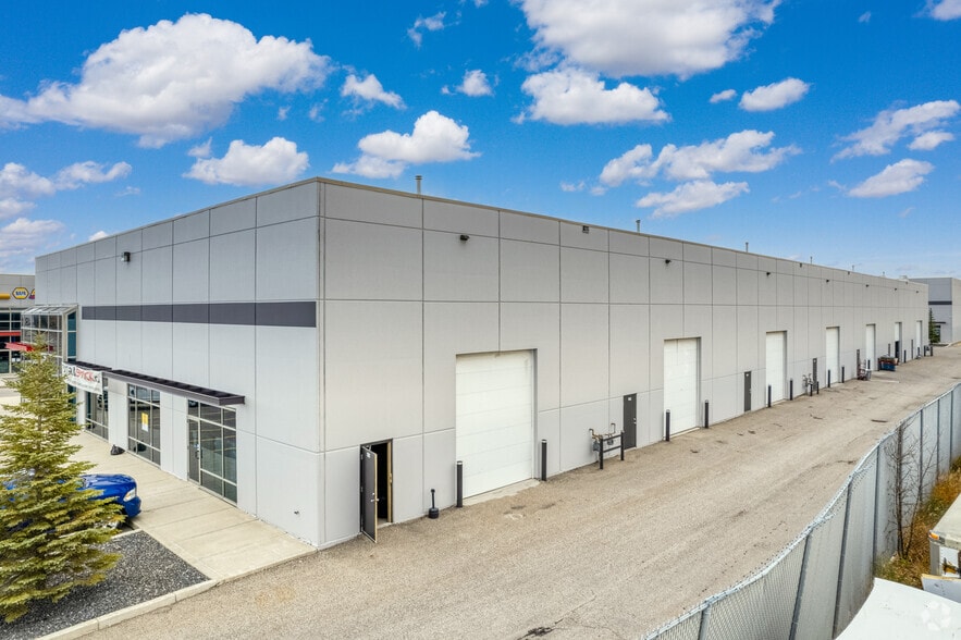 More Photos Of 118 East Lake Blvd NE, Airdrie Industrial For Sale