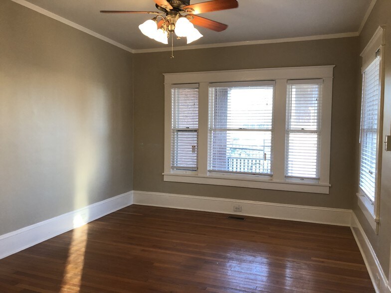 More Photos Of 517-523 Simpson St, Greensboro Office For Lease