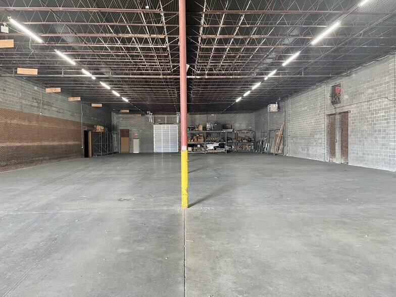 More Photos Of 211 N Spring St, Cape Girardeau Industrial For Sale