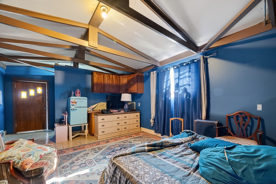 More Photos Of 2900 W Highway 6, Alvin Warehouse For Sale