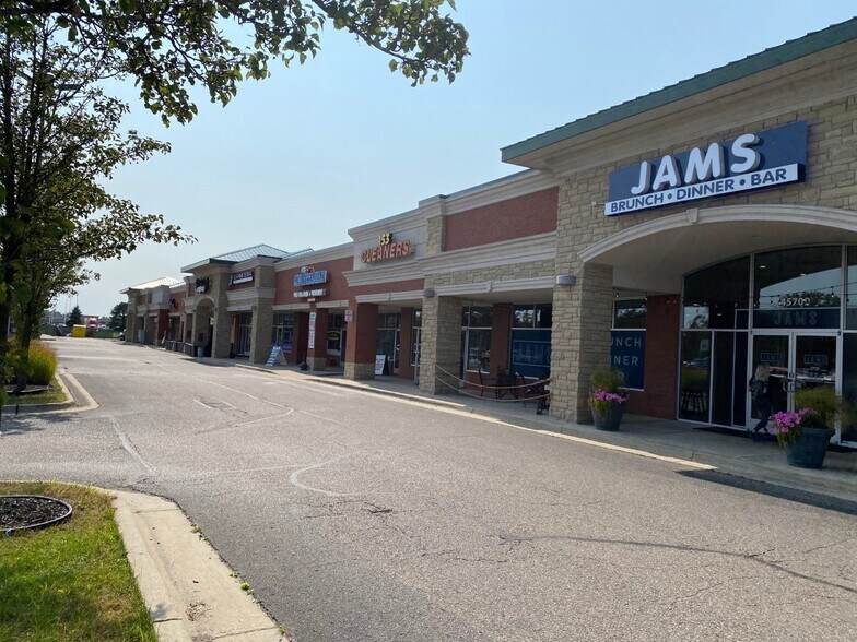 More Photos Of 45617-45721 Hayes Rd, Shelby Township Unknown For Lease