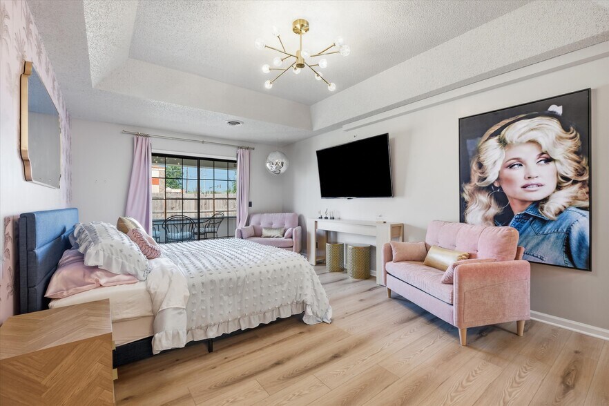 More Photos Of 107 Amity st, Louisburg Hotel For Sale