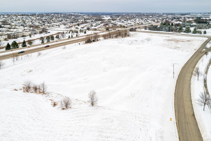 More Photos Of 8001 N 157th St, Bennington Storefront Retail Office For Lease