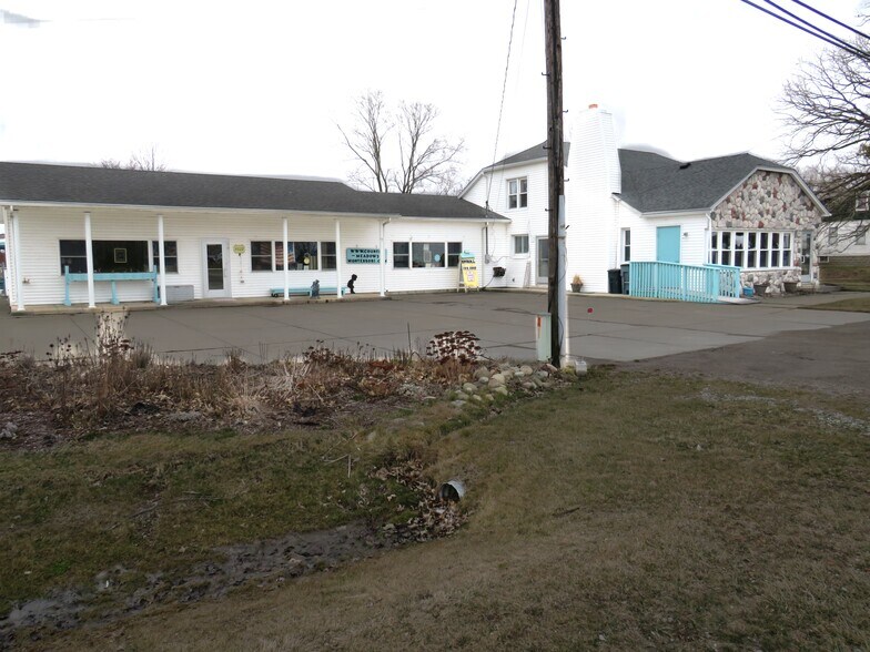 More Photos Of 8622 Dixie Hwy, Fair Haven Flex For Sale