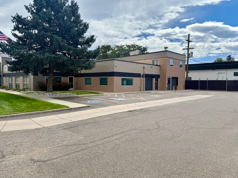 More Photos Of 4765 Independence St, Wheat Ridge Flex For Lease