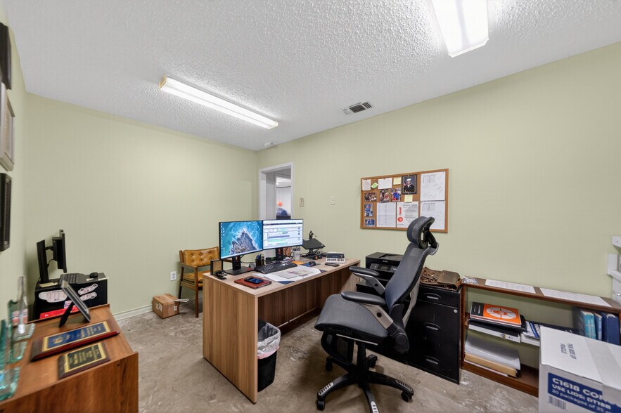More Photos Of 3484 FM 2813, Flint Warehouse For Sale