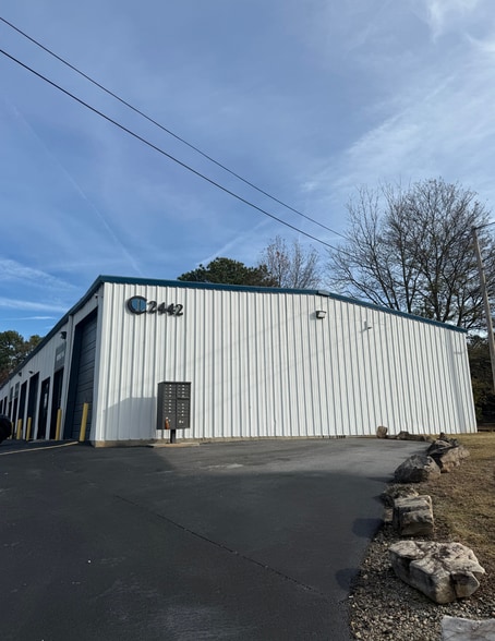 More Photos Of 2442 S Stone Mountain Lithonia Rd, Lithonia Warehouse For Lease