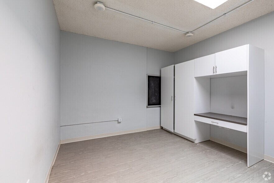 More Photos Of 5220 Troost Ave, Kansas City Apartments For Sale