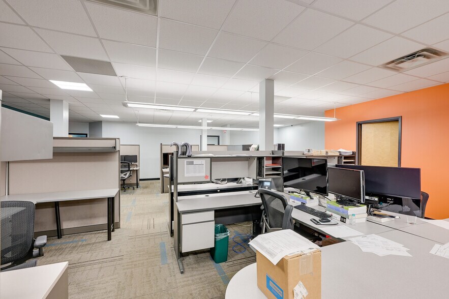 More Photos Of 700 Taylor Ave, Columbus Light Distribution For Sale