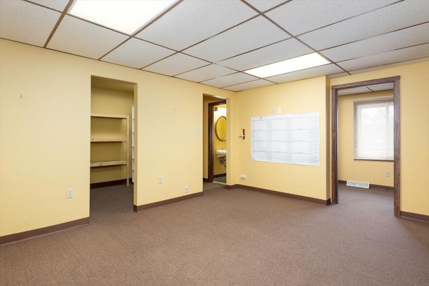 More Photos Of 932 French Rd, Cheektowaga Office For Sale