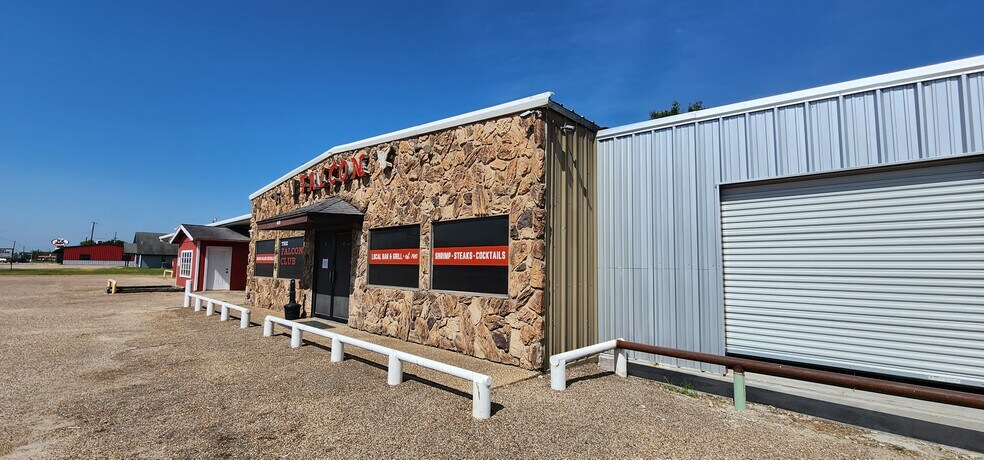 More Photos Of 701 N Martin Luther King Jr Hwy, Mexia Restaurant For Sale