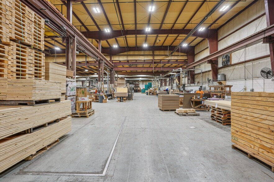 More Photos Of 44500 Reynolds Dr, Clinton Township Manufacturing For Sale