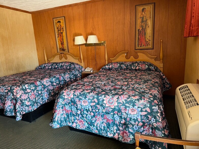 More Photos Of 1869 S Church Ave, Louisville Hotel For Sale