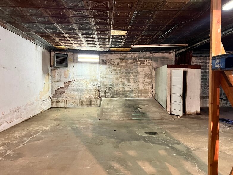 More Photos Of 820 W Broadway St, Muskogee Flex For Sale