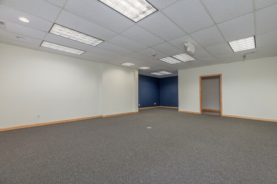 More Photos Of 3270 Hampton Ave, Saint Louis Loft Creative Space For Lease