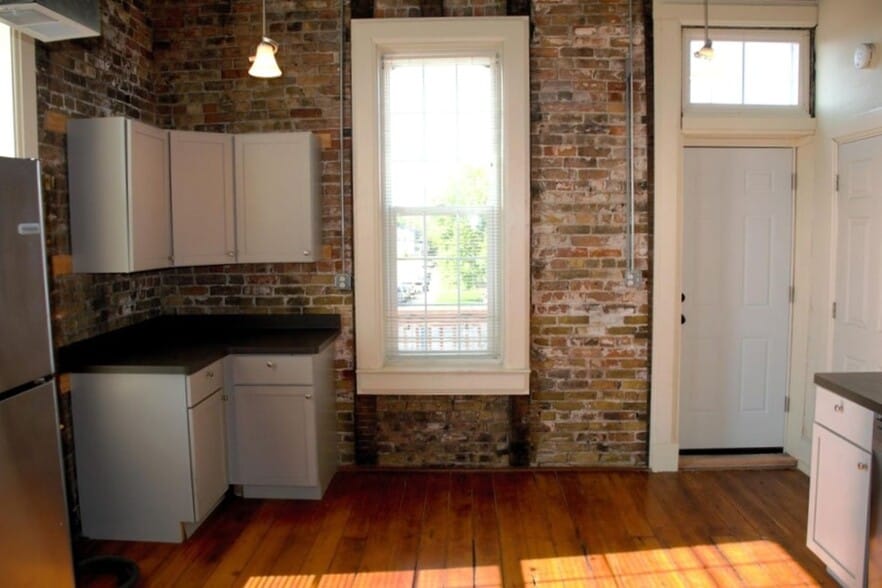 More Photos Of 1028 State St, Racine Storefront Retail Residential For Sale