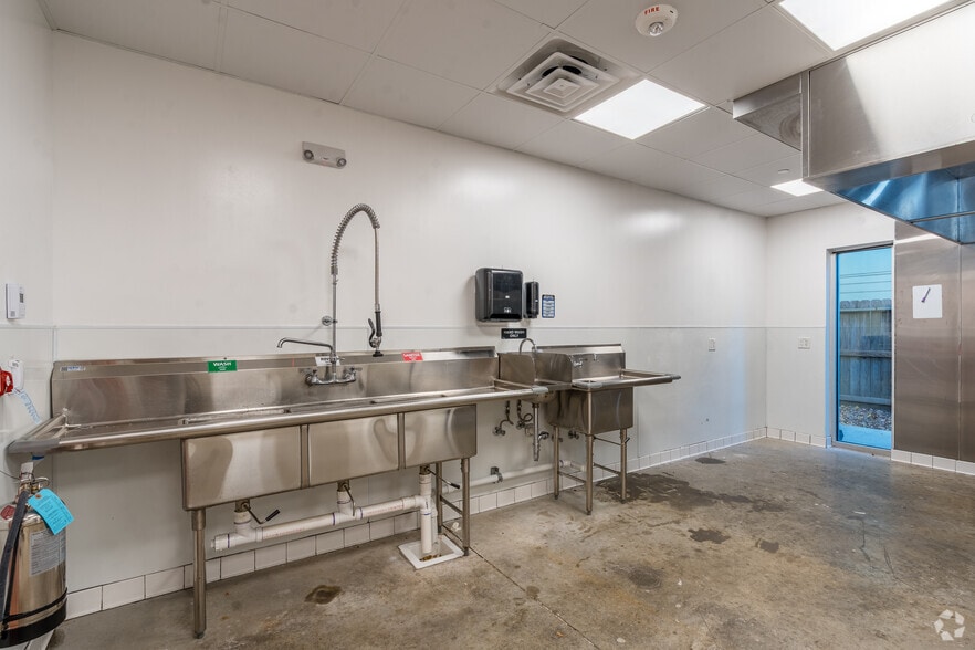 More Photos Of 5832 Fairdale Ln, Houston Restaurant For Lease