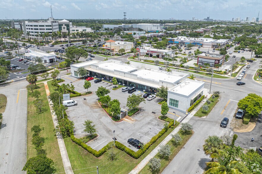 More Photos Of 101 SW 27th Ave, Fort Lauderdale General Retail For Lease