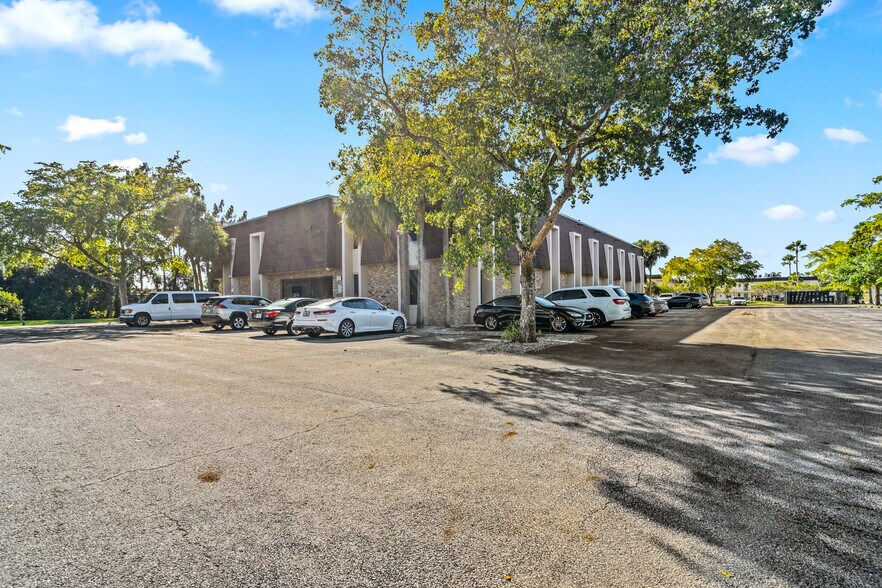 More Photos Of 3003 S Congress Ave, Lake Worth Medical For Sale