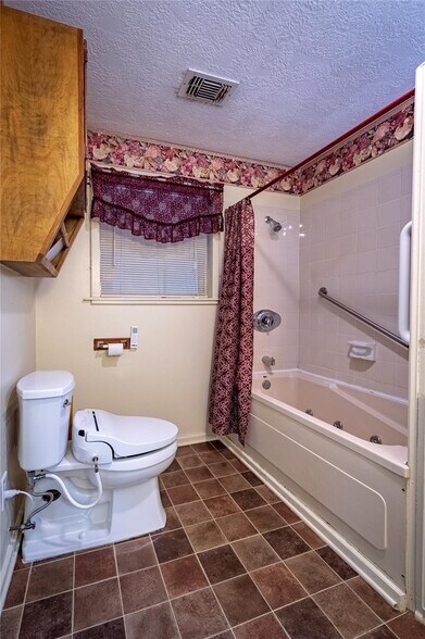 More Photos Of 1213 Lakeland Loop, Hilltop Lakes Specialty For Sale