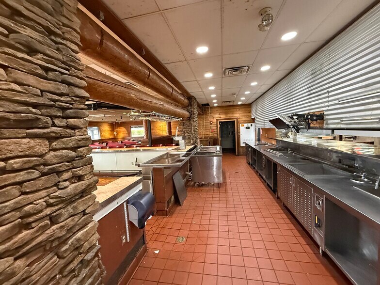 More Photos Of 3939 Morse Crossing, Columbus Restaurant For Lease