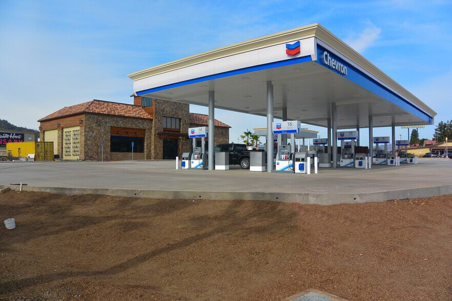 More Photos Of 1460 N Lovers Ln, Ukiah Convenience Store For Lease