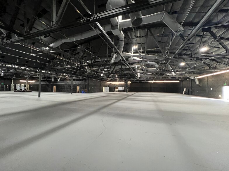 More Photos Of 7333 Radford Ave, North Hollywood Warehouse For Sale