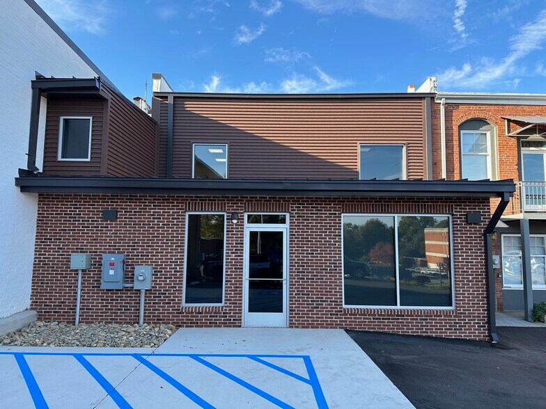 More Photos Of 43 Church St S, Concord Office For Lease