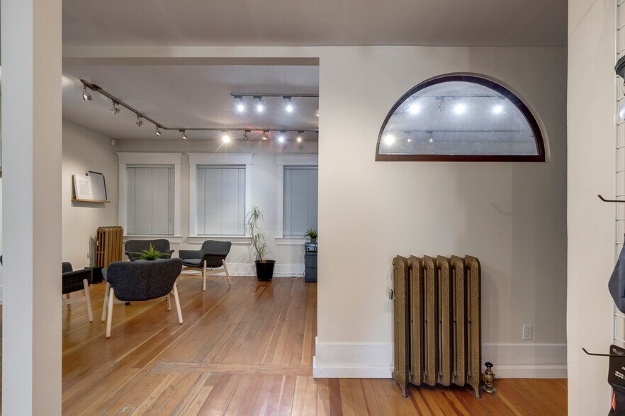 More Photos Of 606 Meredith Rd NE, Calgary Restaurant For Sale