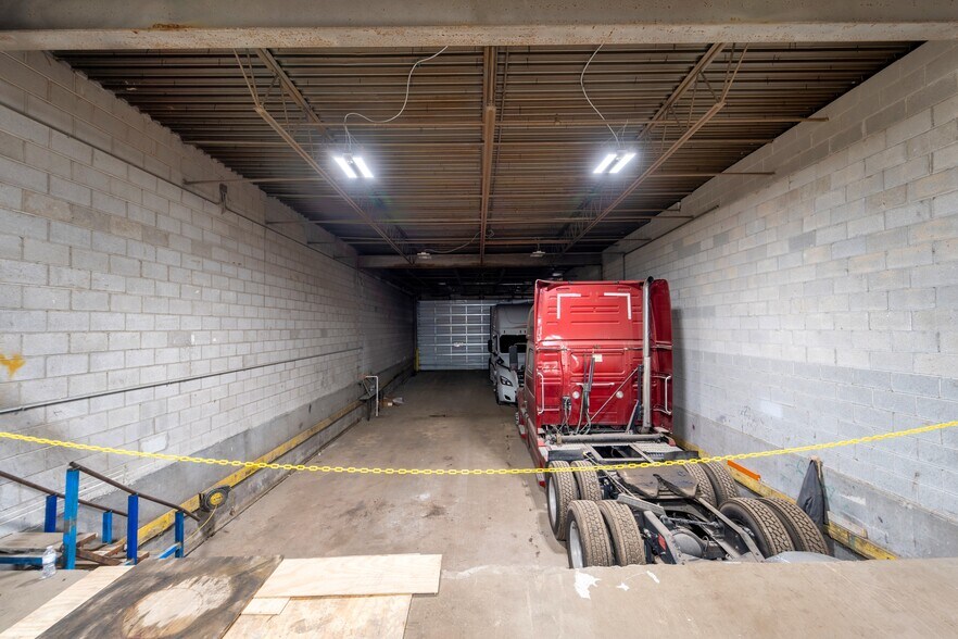 More Photos Of 255 E 167th St, Harvey Distribution For Lease