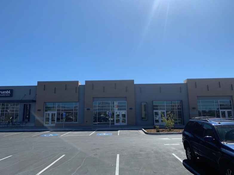 More Photos Of 819 W Riverdale Rd, Riverdale General Retail For Lease